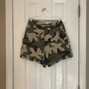 NWOT Hot & Delicious camo shorts
